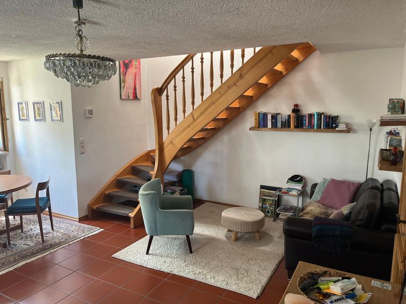 Charmante 3-Zimmer-Maisonette-Wohnung mit Balkon in ruhiger und zentraler Lage